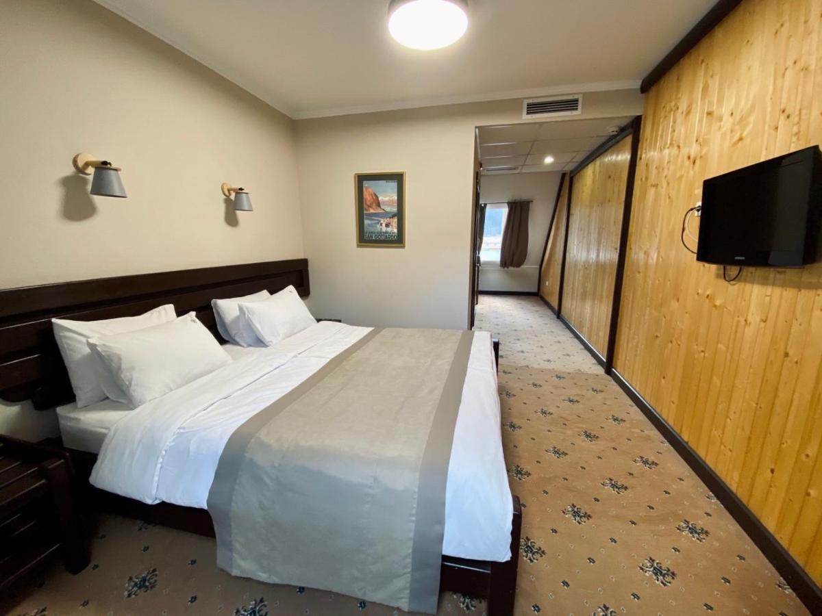 Hotel Rubel 亚列姆切 外观 照片