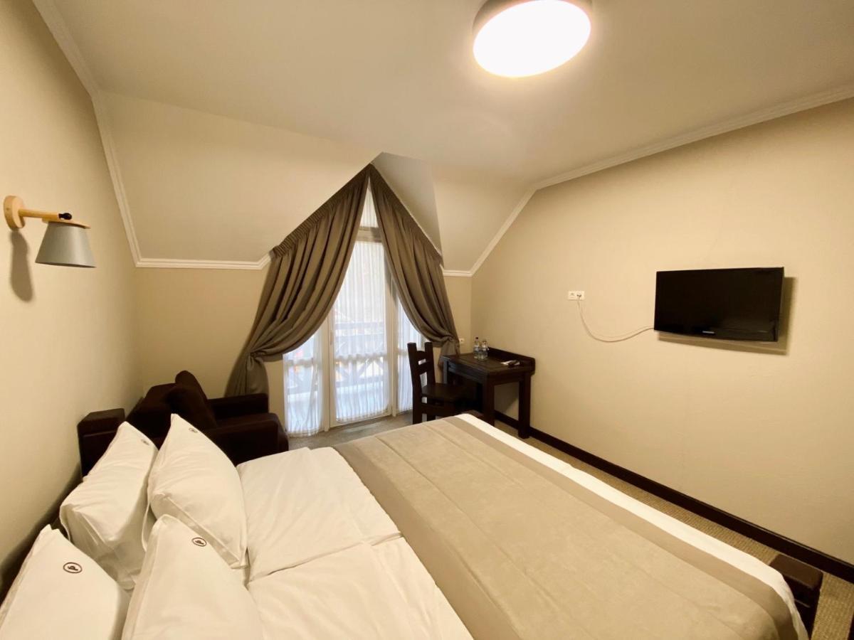 Hotel Rubel 亚列姆切 外观 照片